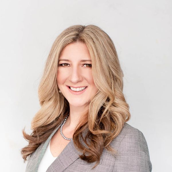 Krista Galenzoski, Associate